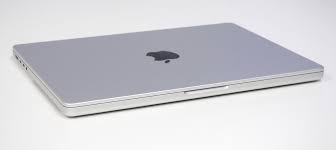 Macbook pro 2021 (M1 pro 10core - gpu 16core/ 32go / 512 go)